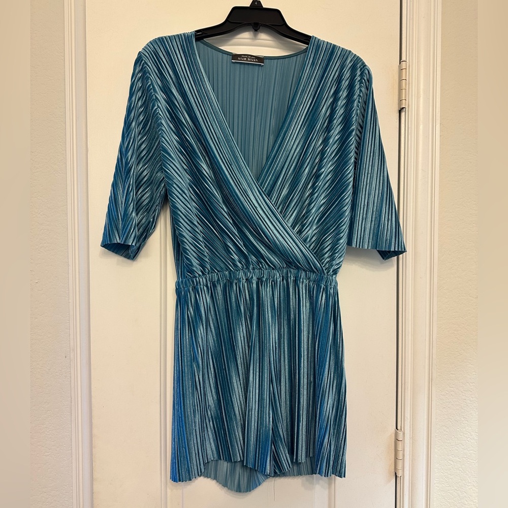 Elegant Blue Velvet Pleated Romper